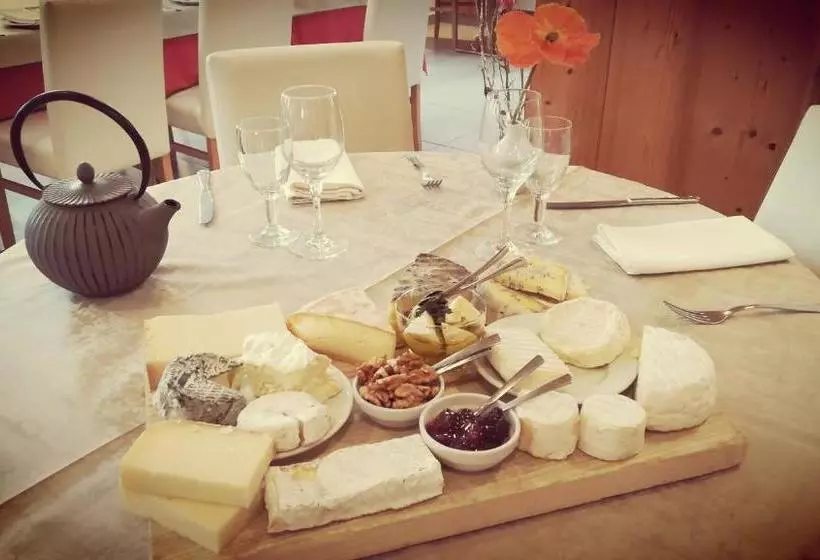 Hotelli Hôtel Restaurant Les Tilleuls