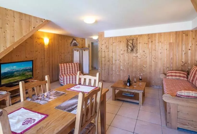 Hotelli Hôtel Restaurant Les Tilleuls