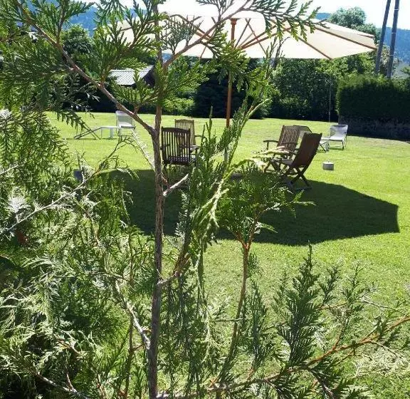 Hotelli Hôtel Restaurant Les Tilleuls