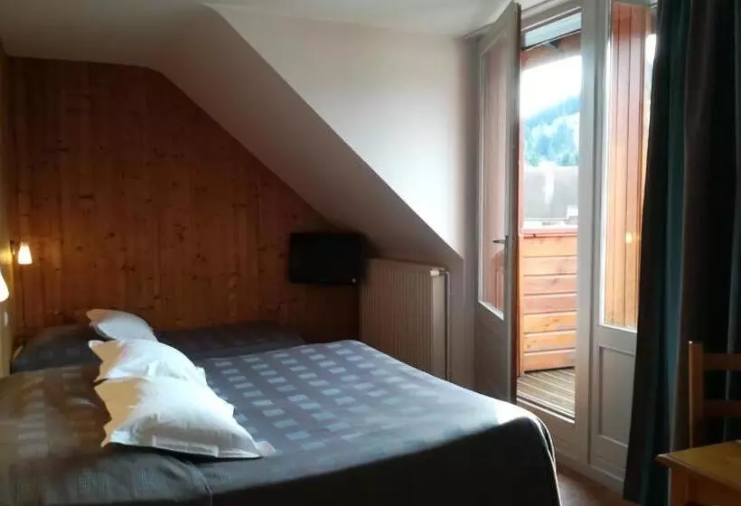 Hotelli Hôtel Restaurant Les Tilleuls