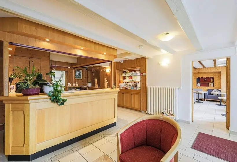 Hotelli Hôtel Restaurant Les Tilleuls