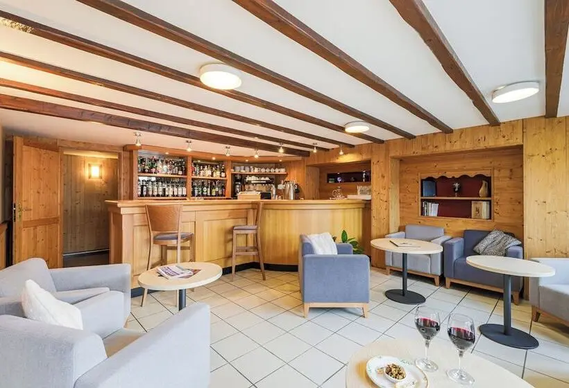 Hotelli Hôtel Restaurant Les Tilleuls
