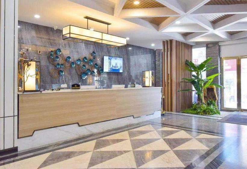 Отель Lehu Boutique