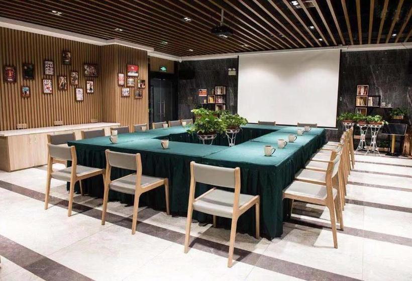 Отель Lehu Boutique