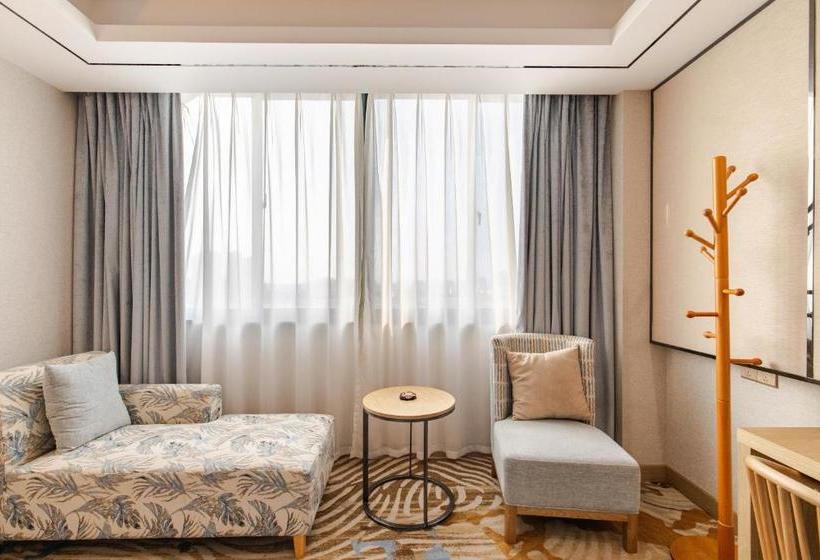 Отель Lehu Boutique