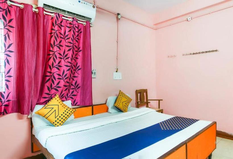 Hotel Spot On 67211 Gokul