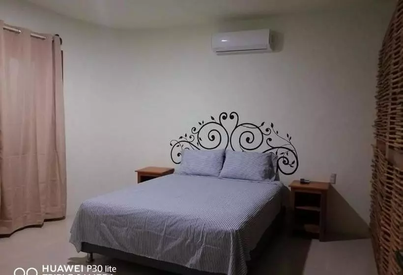 Majatalo Coa De Collar