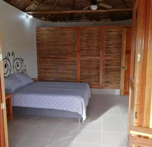 Majatalo Coa De Collar