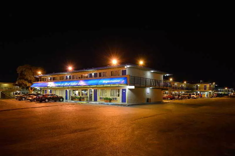 호텔 Americas Best Value Inn