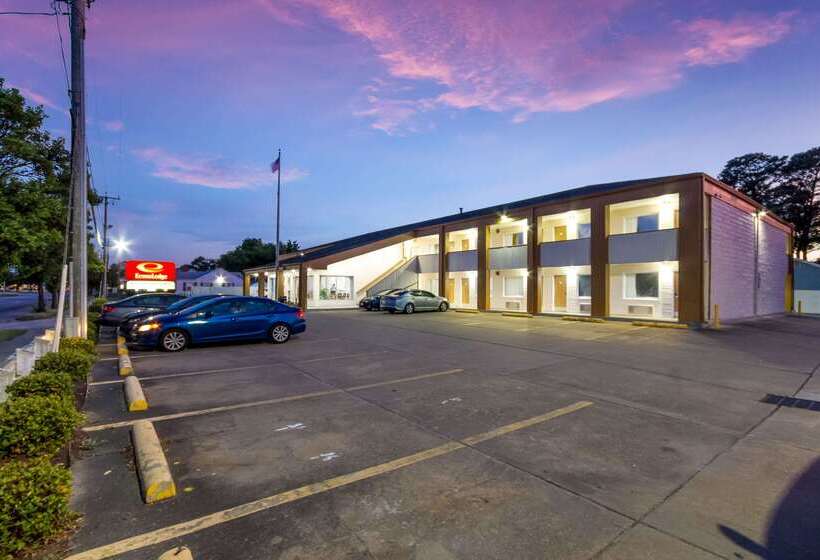 فندق Econo Lodge Little Creek