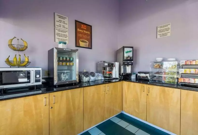 Otel Econo Lodge Little Creek