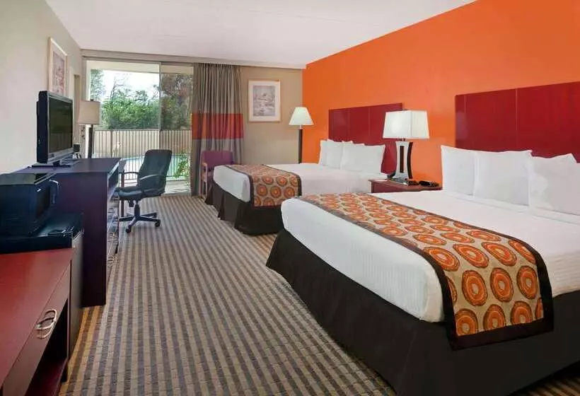 בית מלון כפרי Howard Johnson By Wyndham Arlington Ballpark / Six Flags