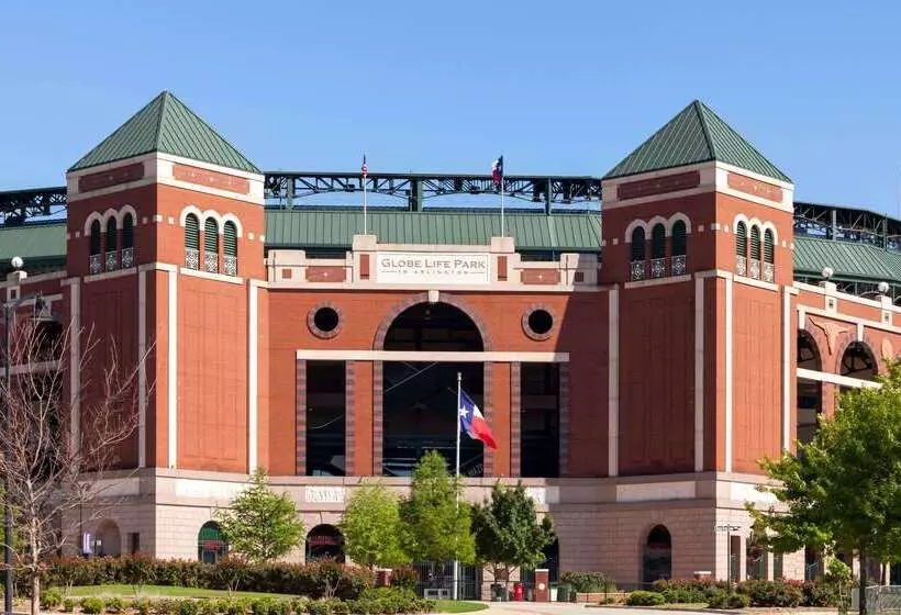 בית מלון כפרי Howard Johnson By Wyndham Arlington Ballpark / Six Flags