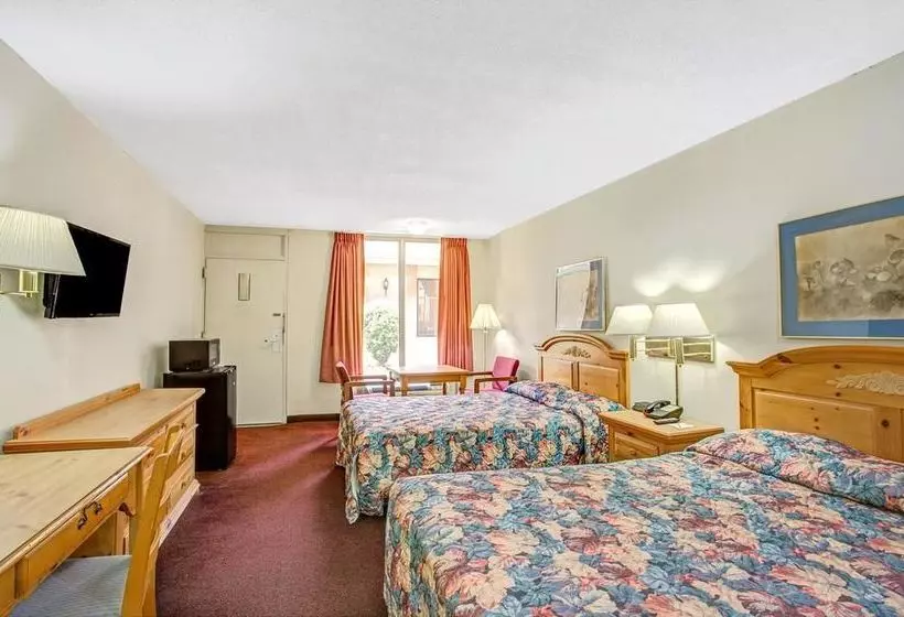 هتل Knights Inn Memphis