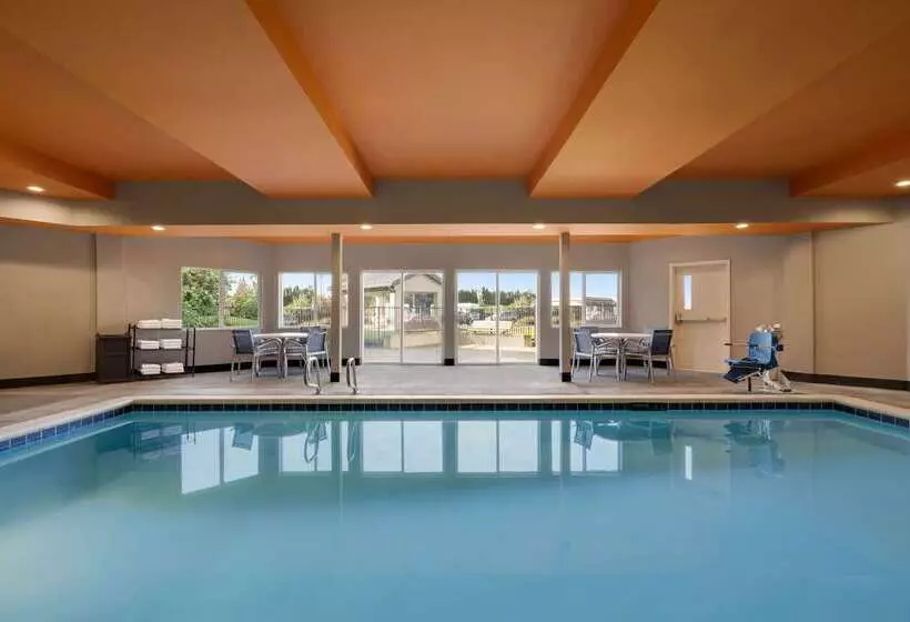 هتل La Quinta Inn & Suites By Wyndham Springfield