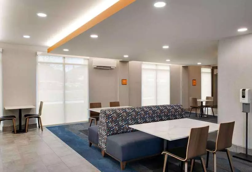 هتل La Quinta Inn & Suites By Wyndham Springfield