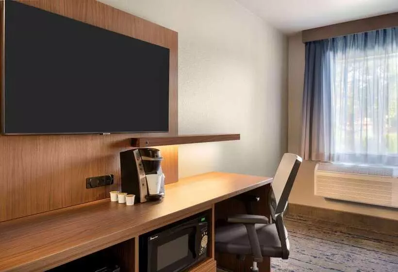 هتل La Quinta Inn & Suites By Wyndham Springfield