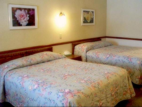 The Roscoe Boutique Motel