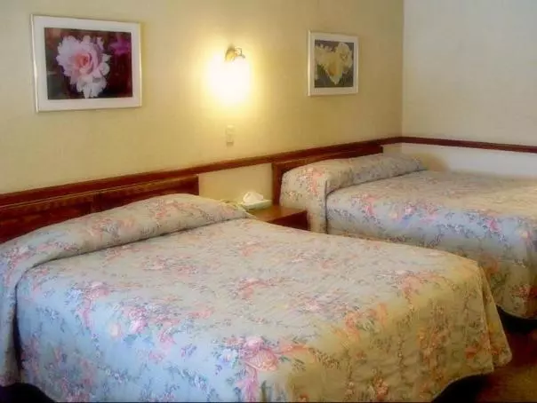 The Roscoe Boutique Motel