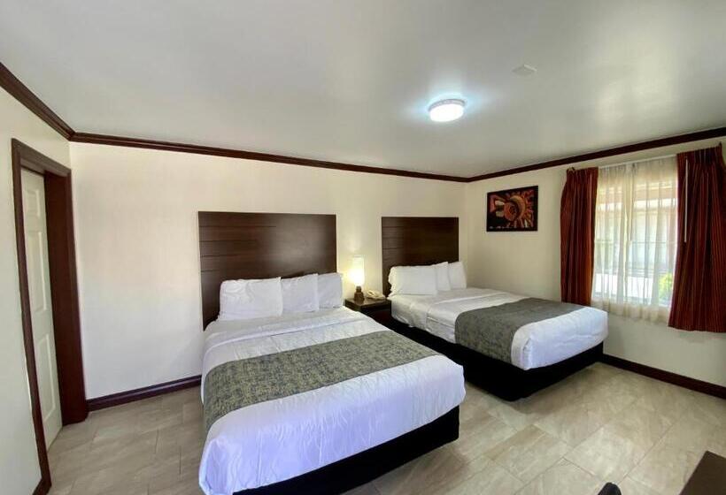 فندق Roswell Inn