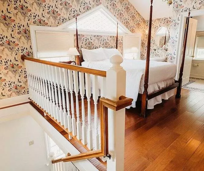 בית מלון כפרי The Rochester Inn