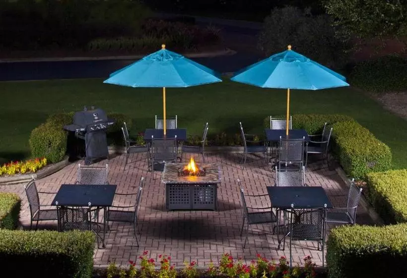 اقامتگاه Sonesta Es Suites Birmingham