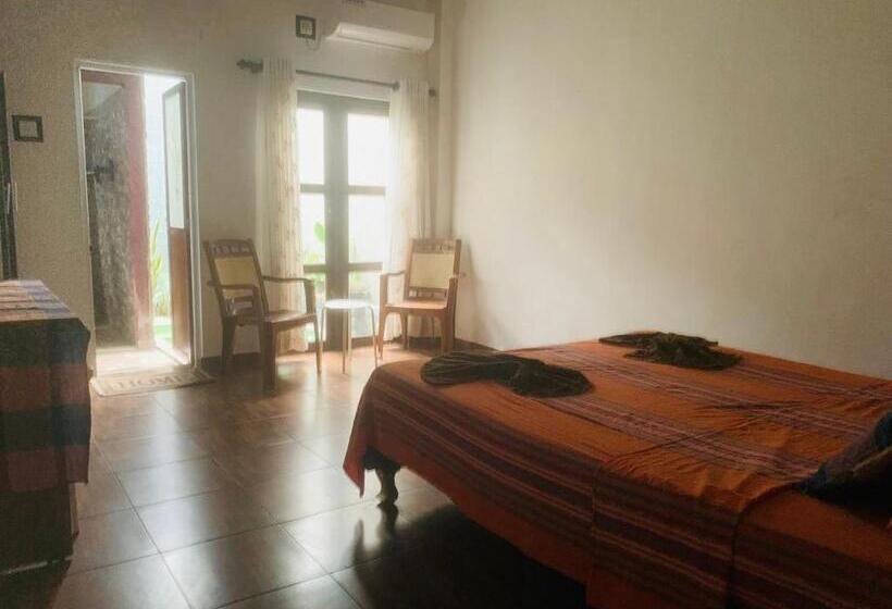 הוסטל Ruwan Villa Ahangama