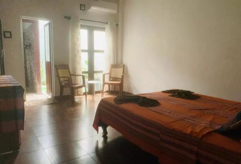 Retkeilymaja Ruwan Villa Ahangama