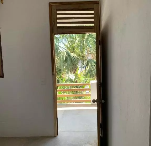 هاستل Valhalla Beach House