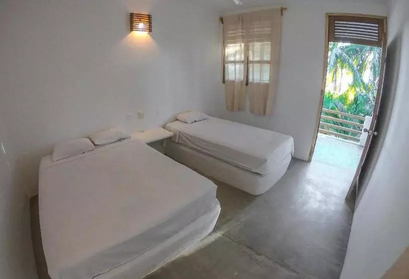 هاستل Valhalla Beach House