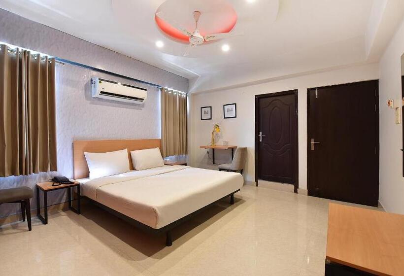 Fabhotel Rushank Palace