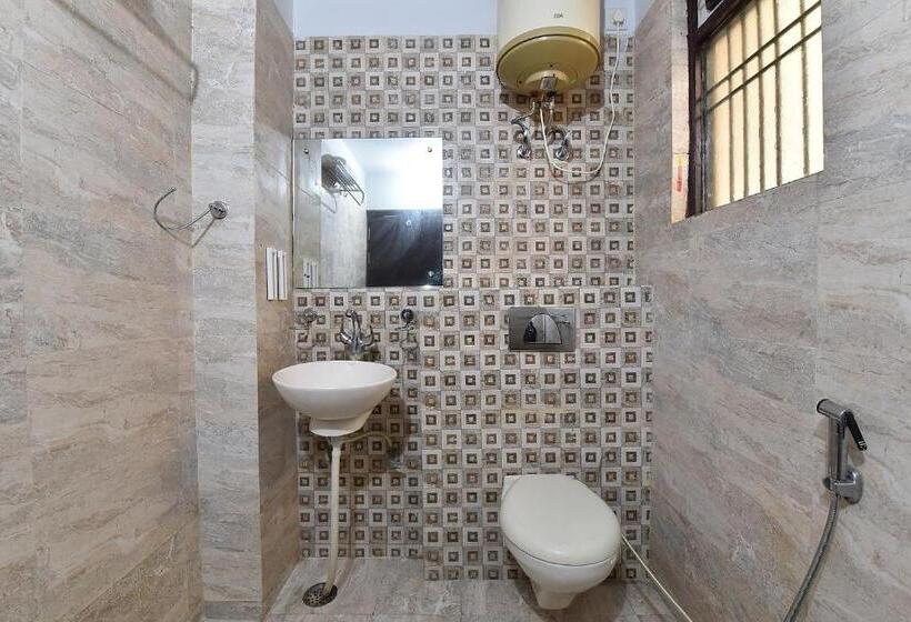 Fabhotel Rushank Palace