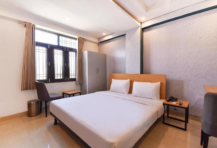 Fabhotel Rushank Palace