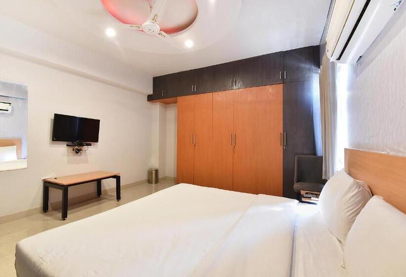 Fabhotel Rushank Palace