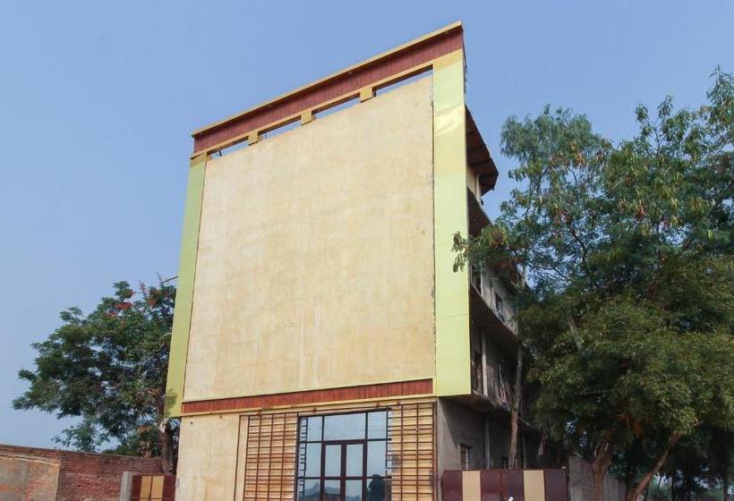 호텔 Capital O 63168 Jn Plaza  & Restaurant