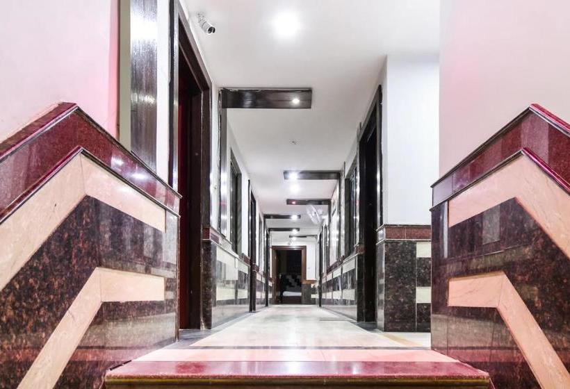 בית מלון כפרי Capital O 66373 Hb Inn