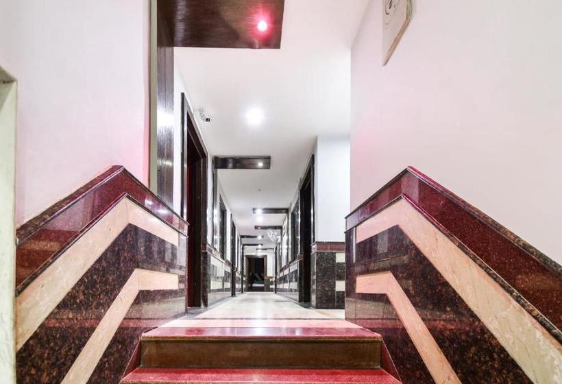 בית מלון כפרי Capital O 66373 Hb Inn