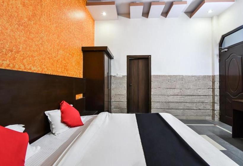 בית מלון כפרי Capital O 66373 Hb Inn