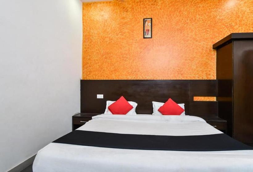 בית מלון כפרי Capital O 66373 Hb Inn