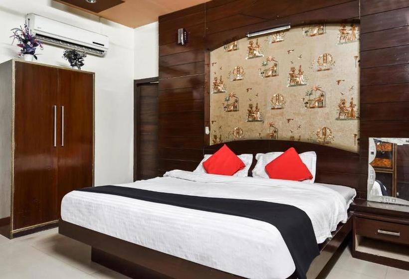 בית מלון כפרי Capital O 66373 Hb Inn