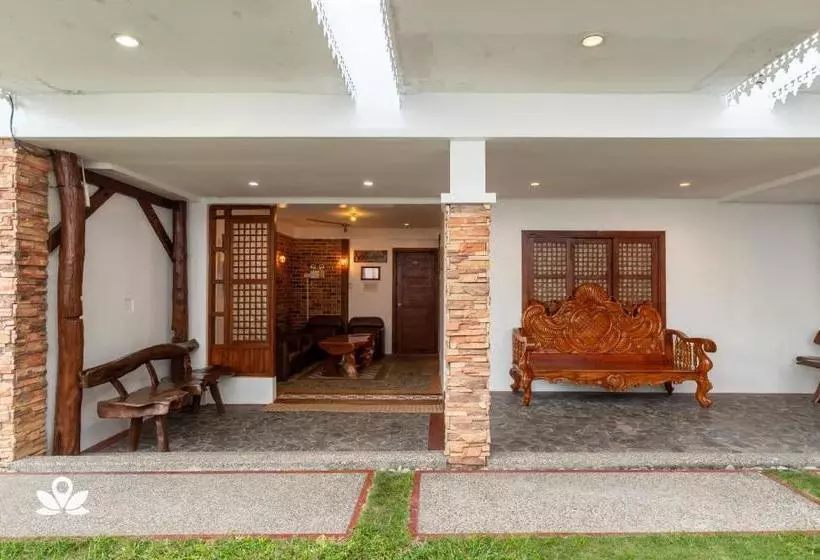 هتل Zen Rooms Casa Lorenzo Legazpi