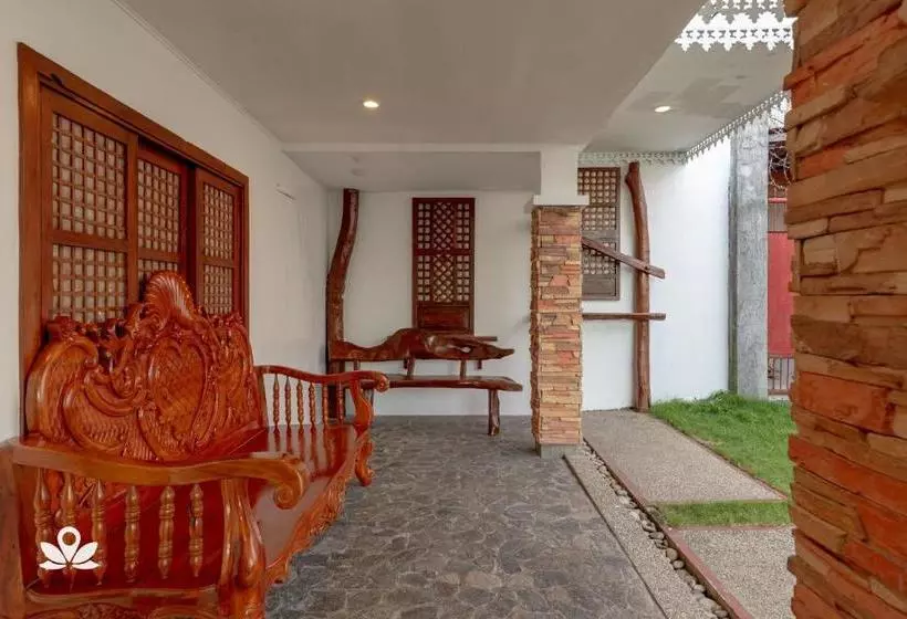 هتل Zen Rooms Casa Lorenzo Legazpi
