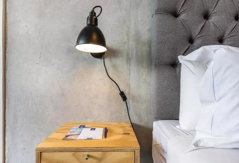 Urban Artisan Luxury Suites By Totalstay