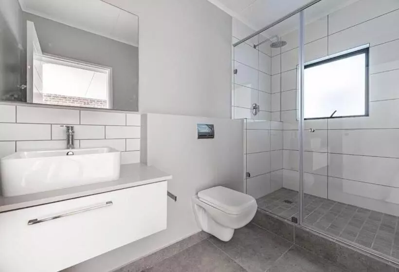Urban Artisan Luxury Suites By Totalstay
