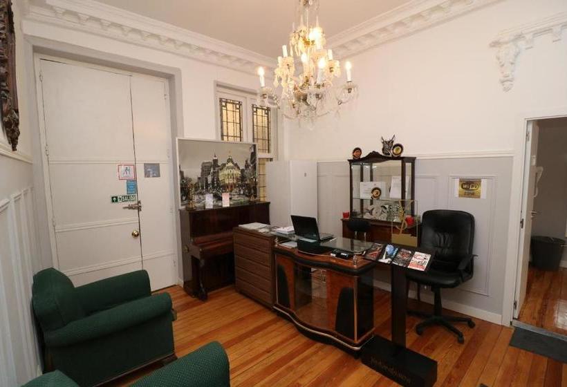 هاستل Madrid Fashion Hostal