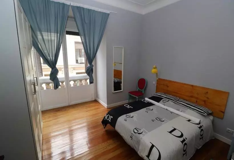 هاستل Madrid Fashion Hostal