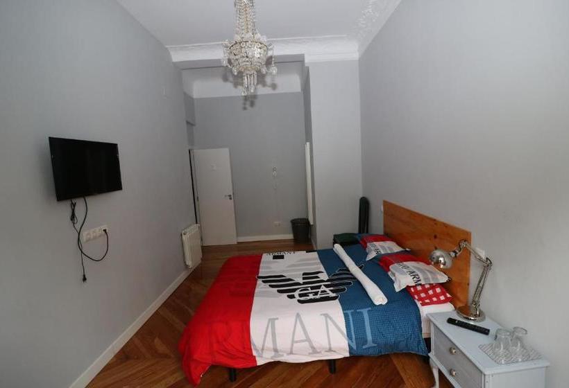 هاستل Madrid Fashion Hostal