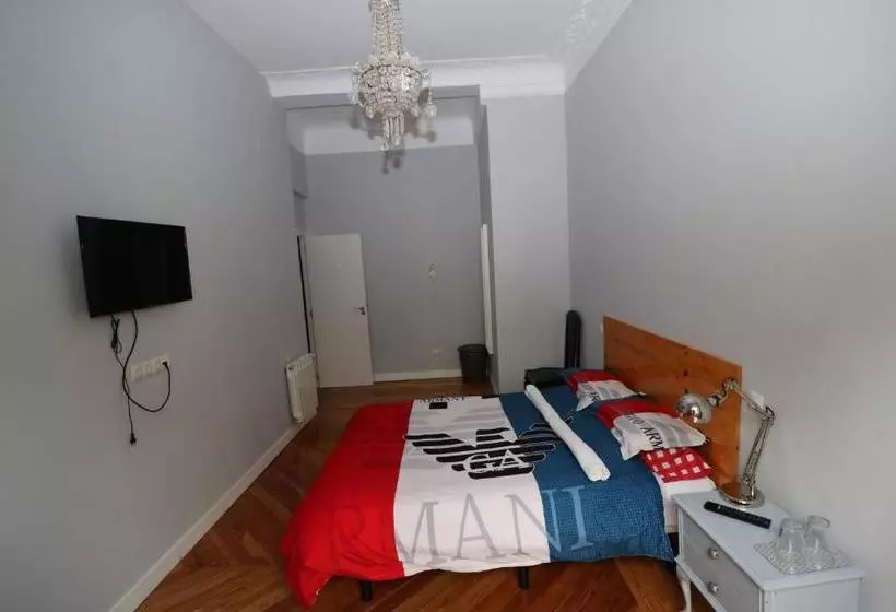 هاستل Madrid Fashion Hostal