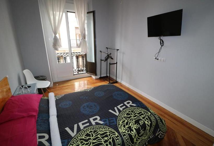 هاستل Madrid Fashion Hostal