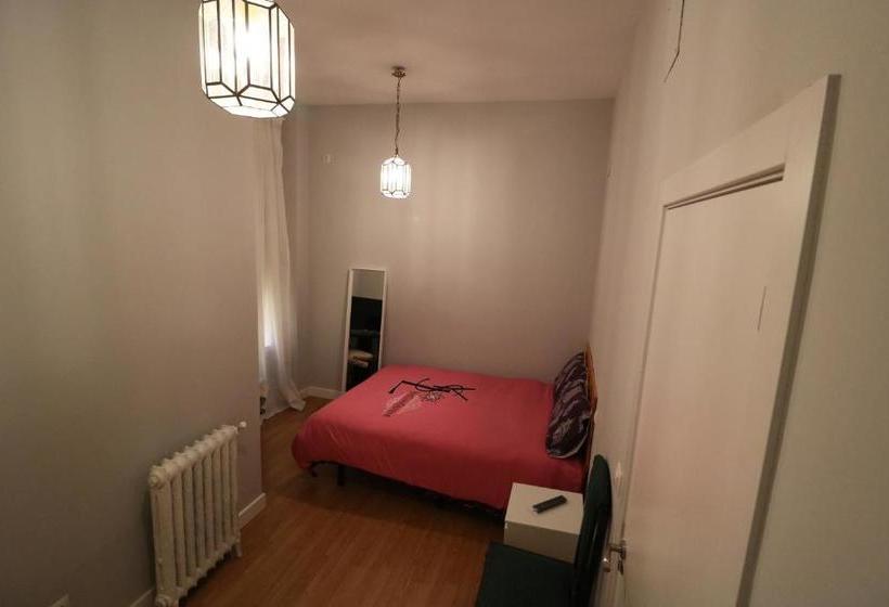 هاستل Madrid Fashion Hostal